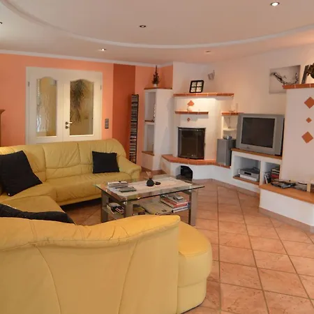 Comfortable By The Forest In Apartament